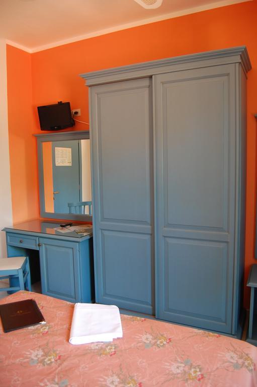 Hotel Villa Ombrosa ポルトフェッラーイオ 部屋 写真