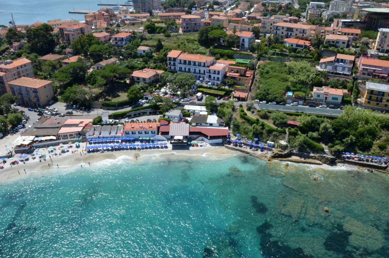 Hotel Villa Ombrosa ポルトフェッラーイオ エクステリア 写真