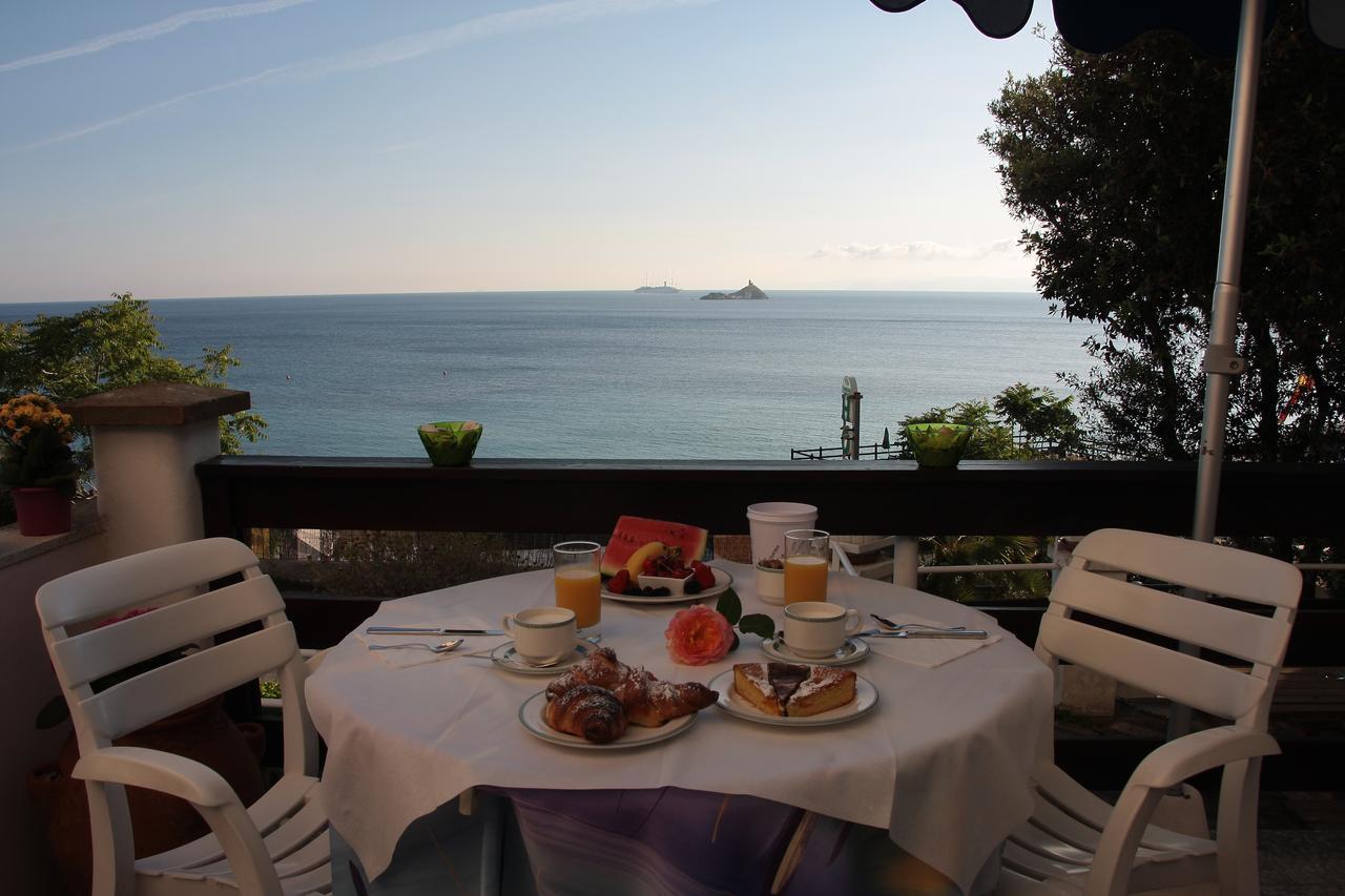 Hotel Villa Ombrosa ポルトフェッラーイオ 部屋 写真