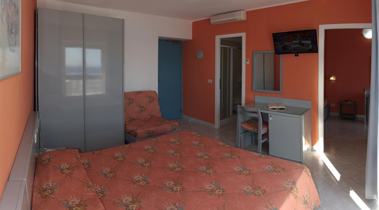 Hotel Villa Ombrosa ポルトフェッラーイオ 部屋 写真