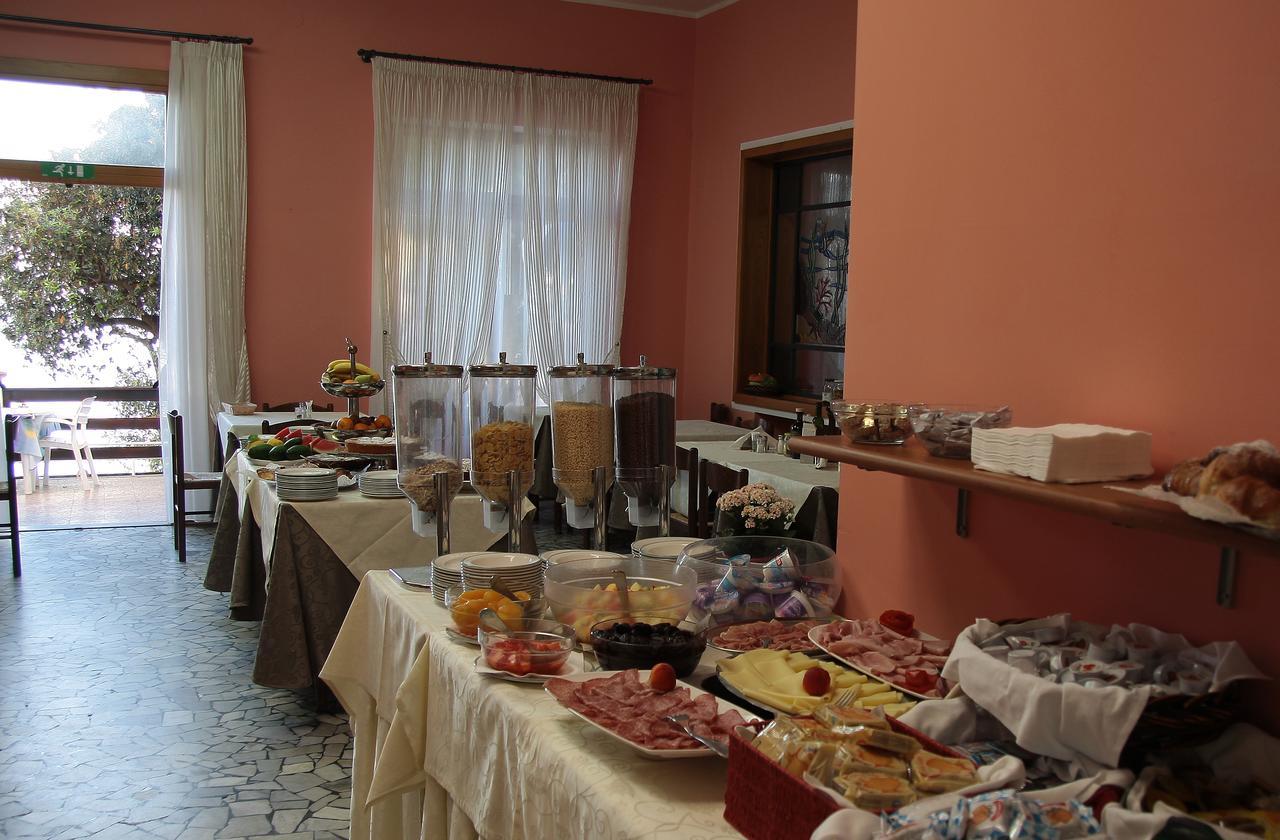 Hotel Villa Ombrosa ポルトフェッラーイオ 部屋 写真