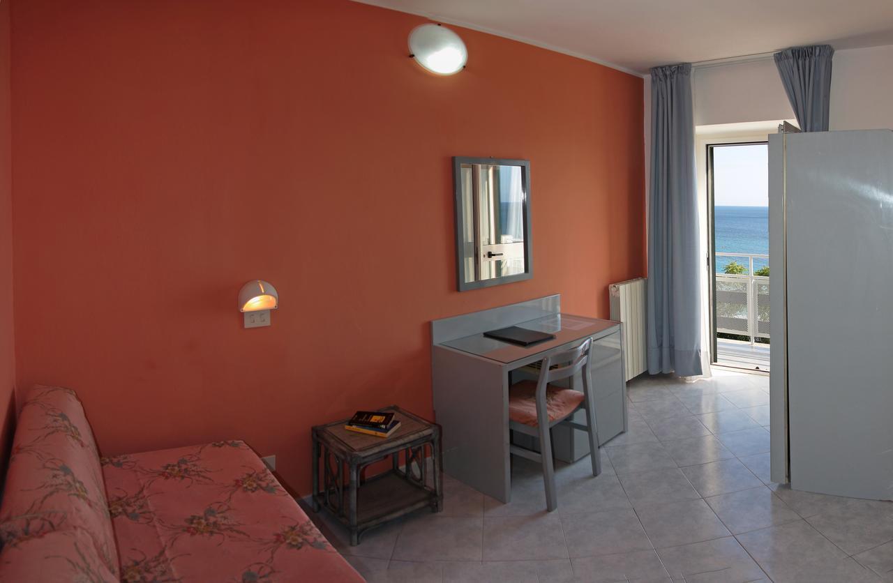 Hotel Villa Ombrosa ポルトフェッラーイオ 部屋 写真